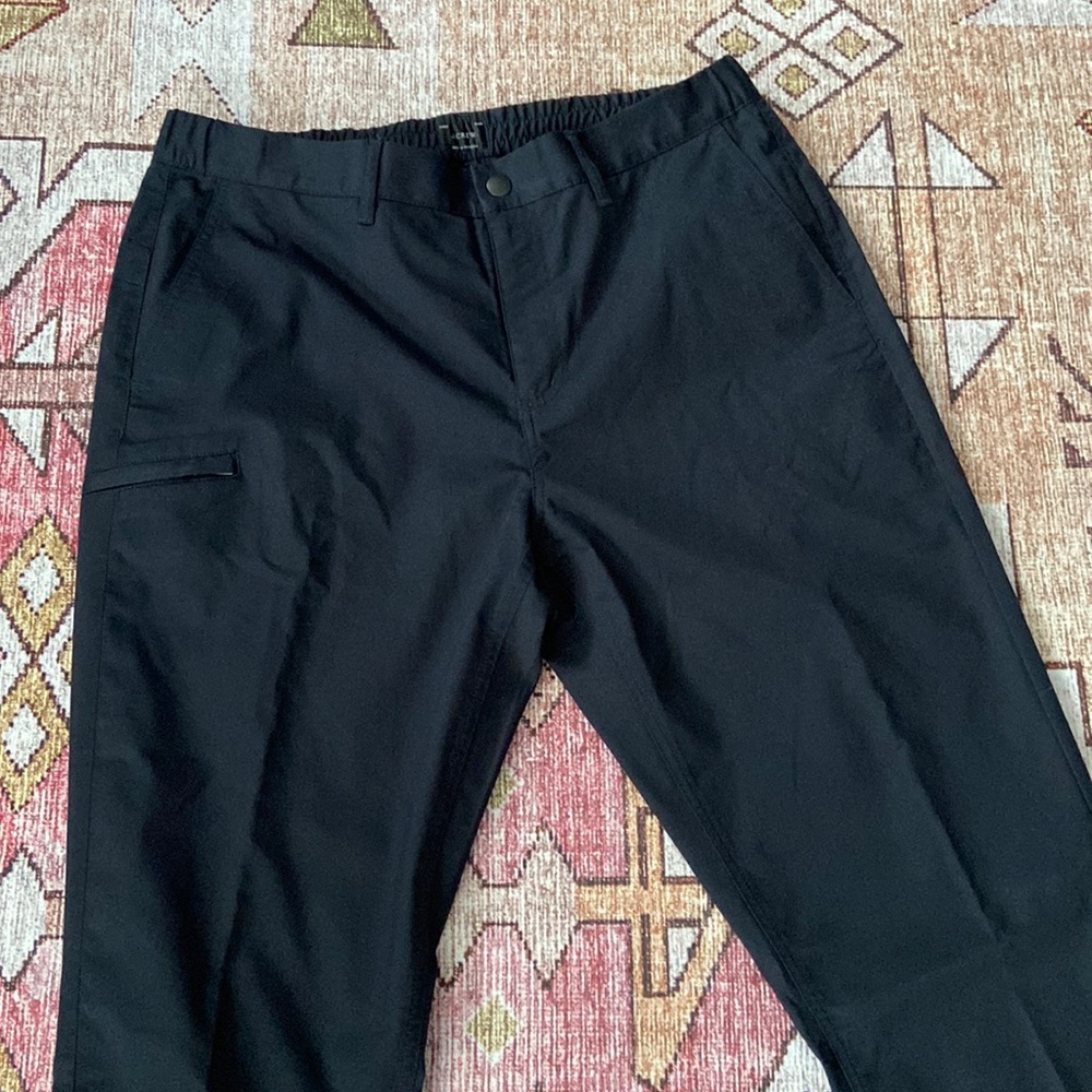 J. Crew mens Athletic Performance chino pants sz 34/34 Nice lightweight material